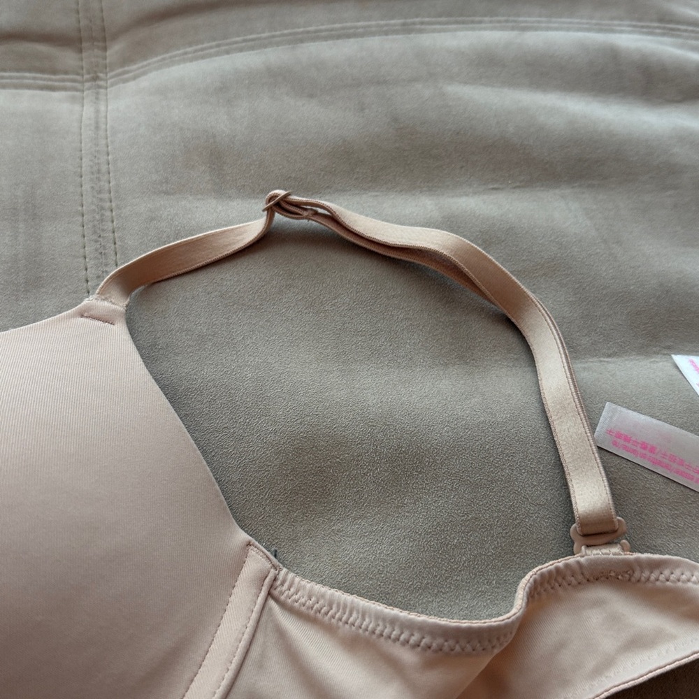 Victoria's Secret PINK Wear Everywhere Push-up 34B Bra - Picture 5 of 7
